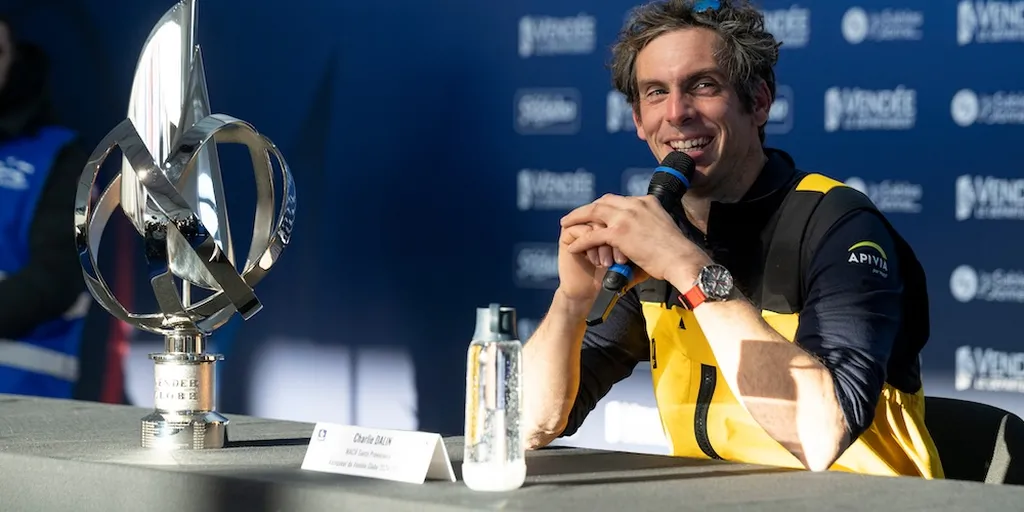 À l'issue de son arrivée au Vendée Globe. 