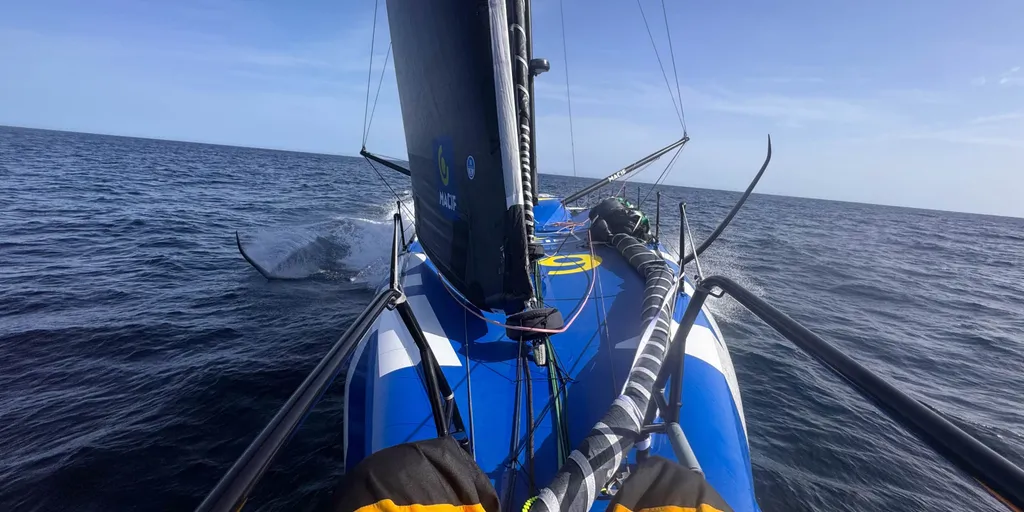 Ambiance à bord de l'Imoca Macif Santé Prévoyance, skippé par Sam Goodchild lors de la Vendée Arctique 2026 – en mer le 08/06/2026