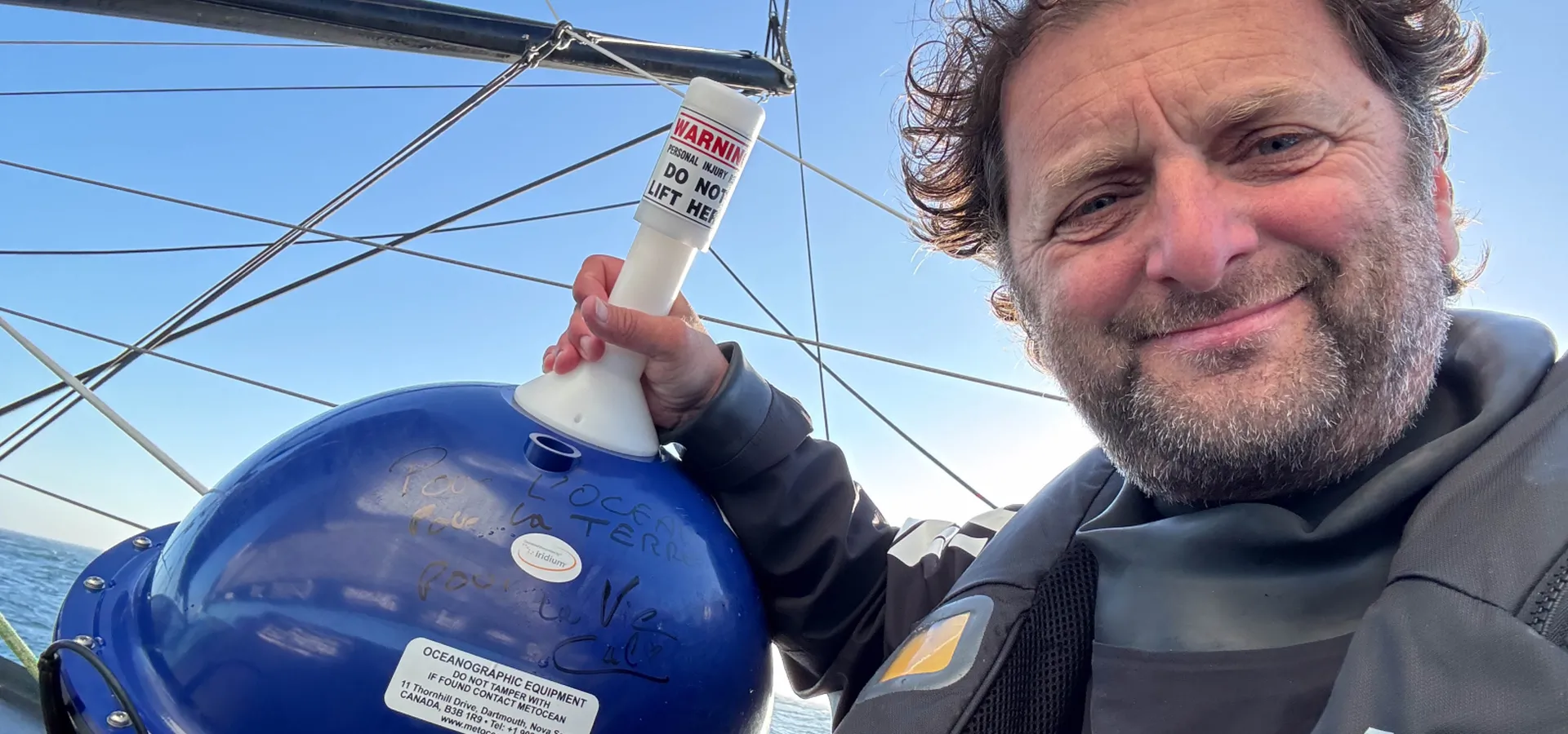 Ambiance à bord de l'Imoca April Marine - Recherche Co-Partenaire, skippé par Arnaud Boissières lors de la Vendée Arctique 2026 - en mer le 08/06/2026