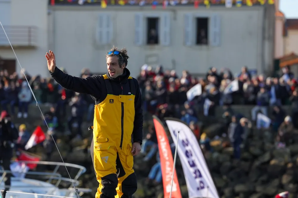 À son arrivée au Vendée Globe. 