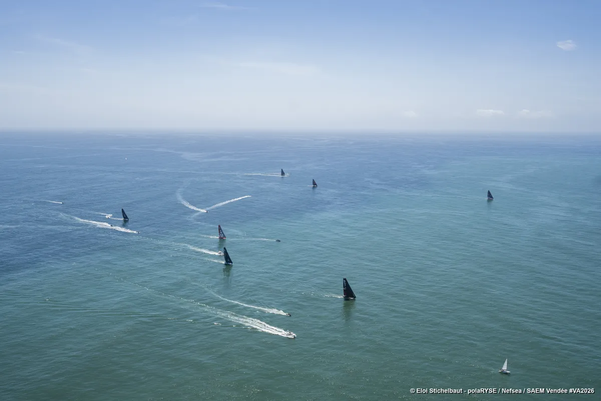Le 7 juin, aux Sables-d'Olonne, village de la Vendée Arctique, les skippers avant le départ sur les pontons.