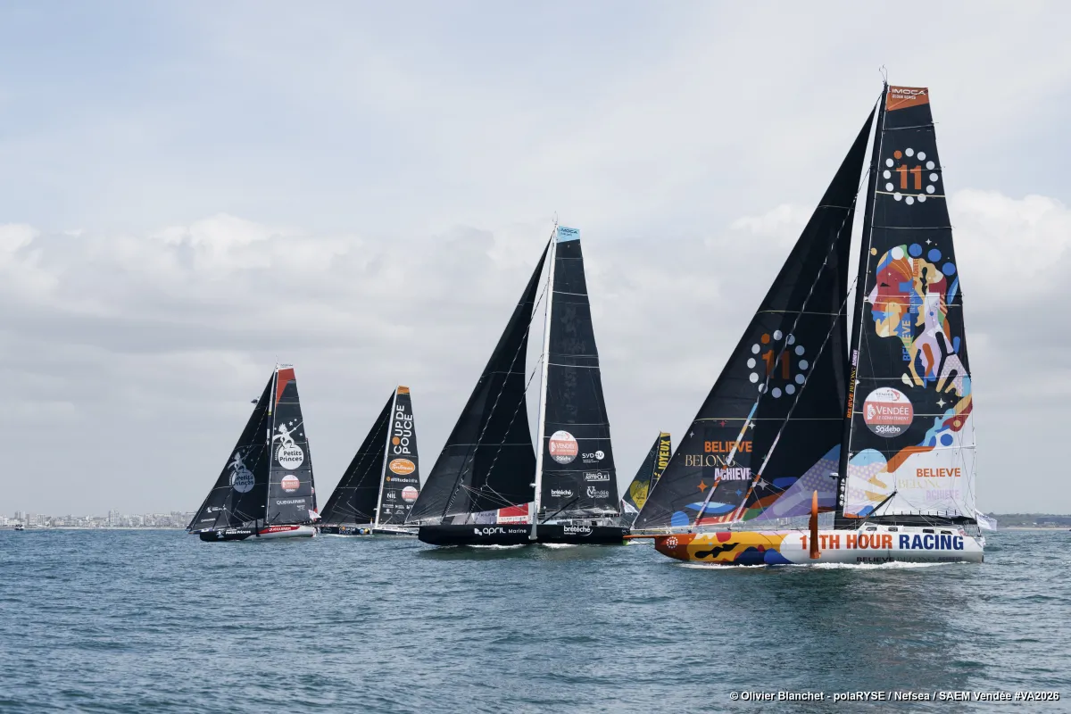 Le 7 juin, aux Sables-d'Olonne, village de la Vendée Arctique, les skippers avant le départ sur les pontons.