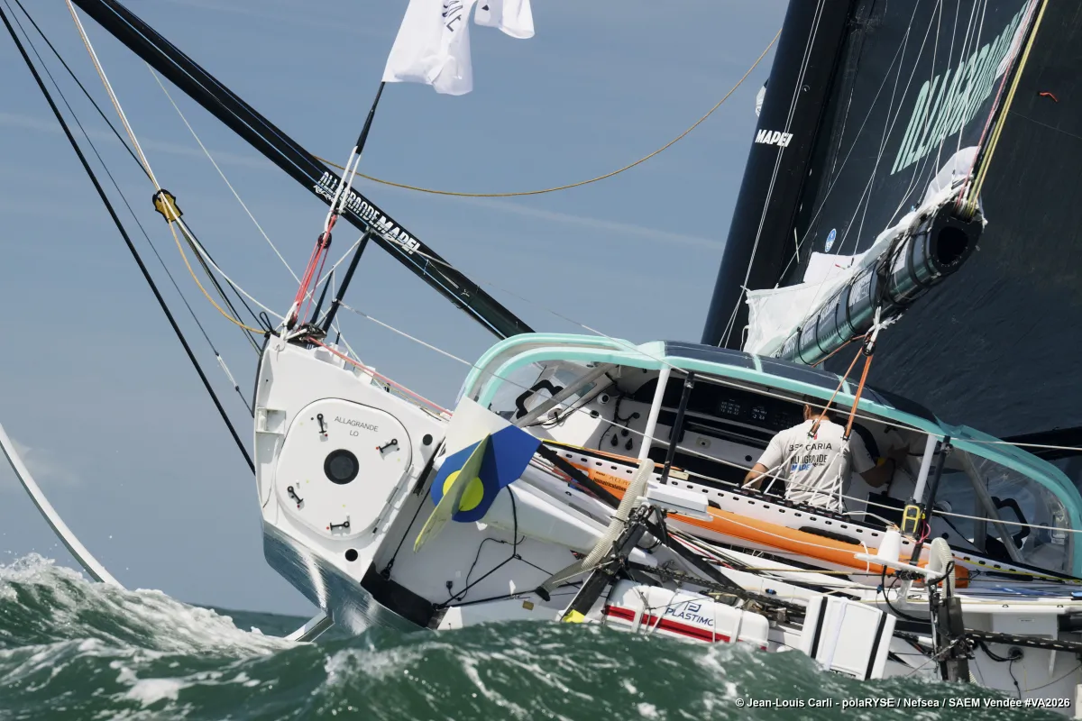 Le 7 juin, aux Sables-d'Olonne, village de la Vendée Arctique, les skippers avant le départ sur les pontons.
