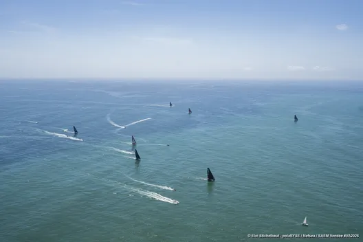 Le 7 juin, aux Sables-d'Olonne, village de la Vendée Arctique, les skippers avant le départ sur les pontons.