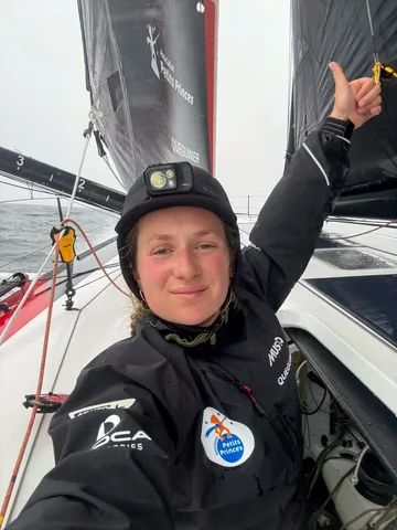 Ambiance à bord de l'Imoca Association Petits Prince-Queguiner, skippé par Elodie Bonafous lors de la Vendée Arctique 2026 - en mer le 08/06/2026