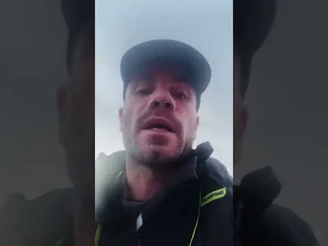 FLASH INFO Corentin Horeau sur MACSF contraint à l'abandon pour cause d'avarie Vendée Arctique 2026