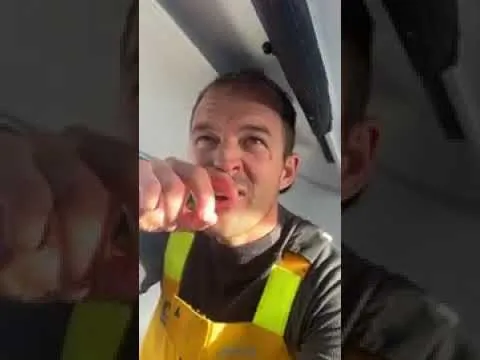 Sam Goodchild longe les côtes irlandaises dans des conditions enfin agréables 😮‍💨