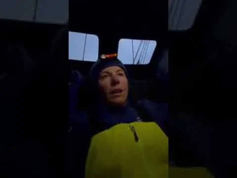 Changement de voile et stratégie pour Francesca Clapcich 👊🏼