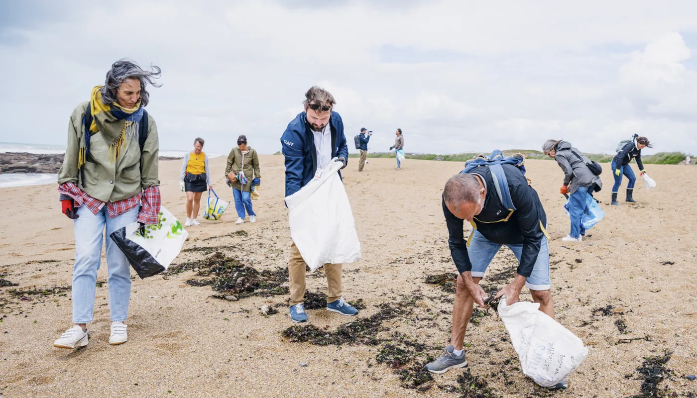 5 juin, aux Sables-d'Olonne, course vendée Arctique, nettoyage de la plage de Paracou