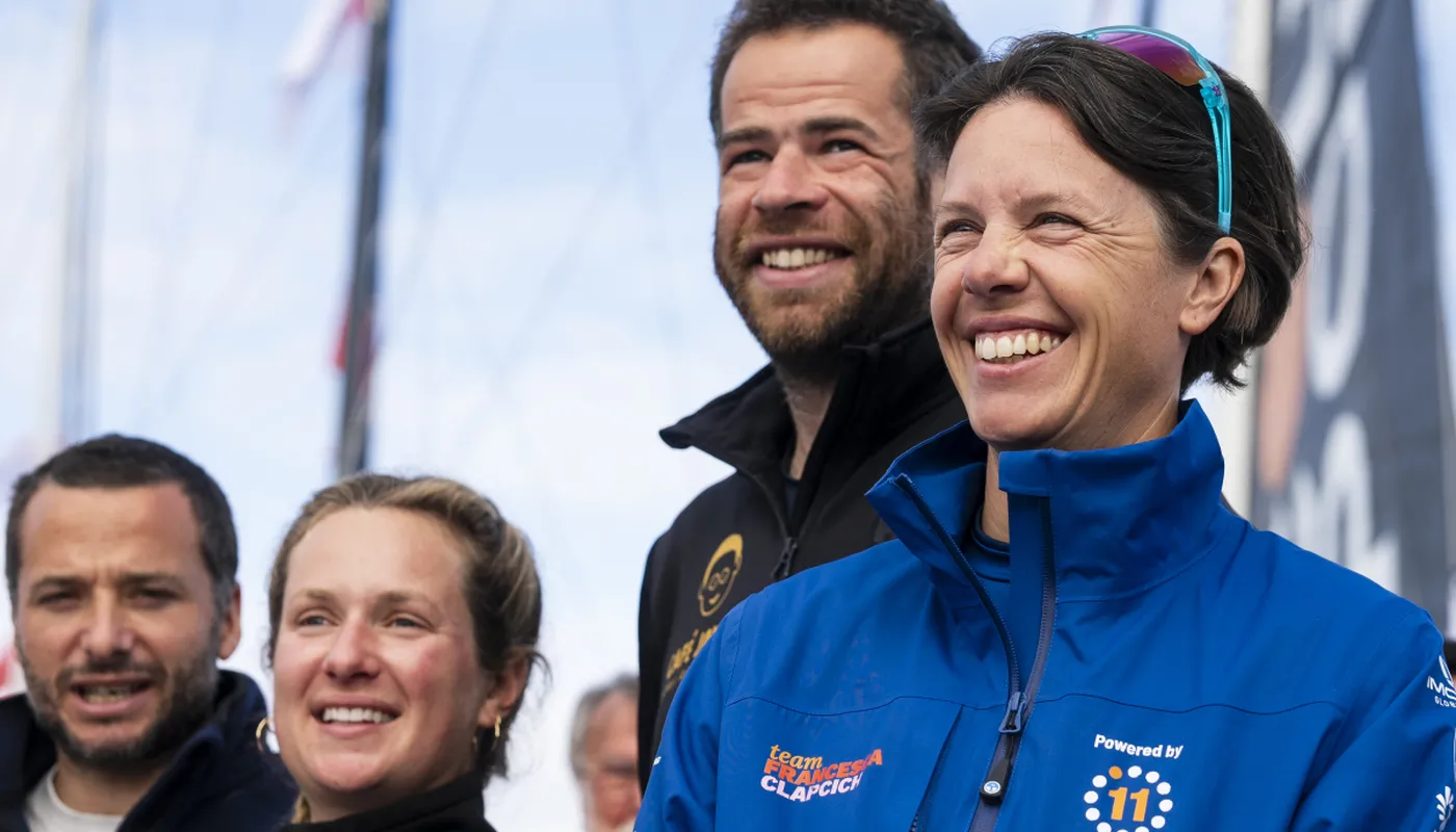 Les skippers avant le départ sur les pontons