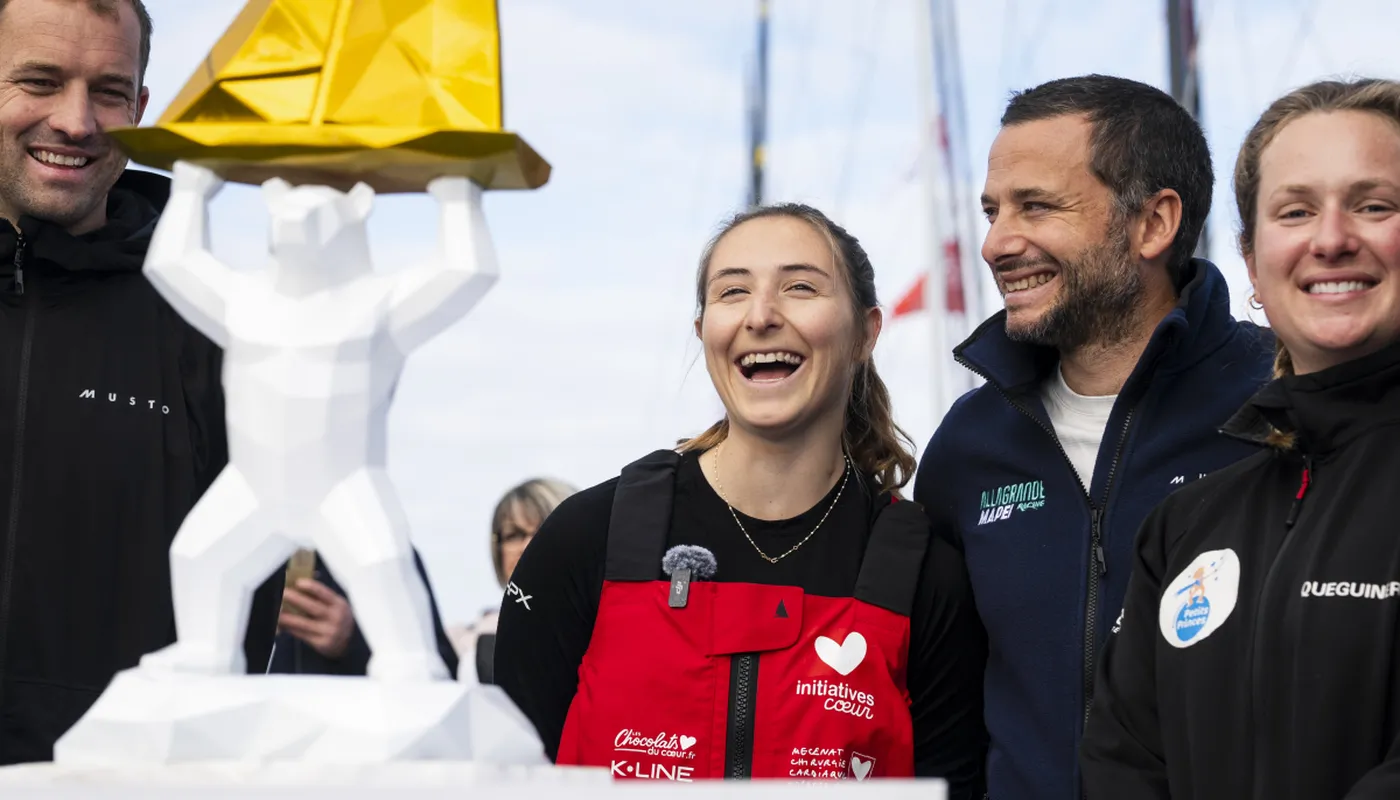 Les skippers avant le départ sur les pontons