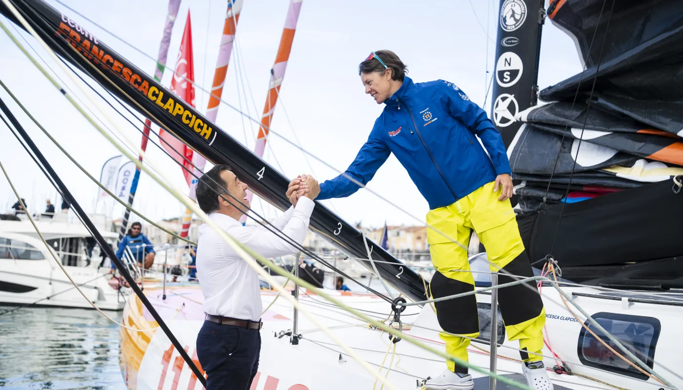 Les skippers avant le départ sur les pontons